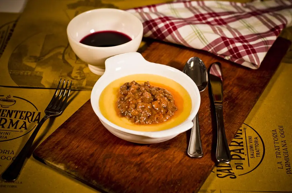 Specialità emiliane in una vera trattoria della tradizione